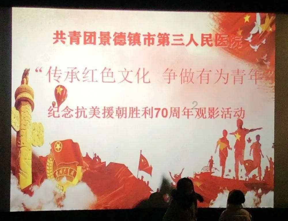 女子理发店哭诉头发被剪坏，理发69元索赔1000元：就这还当店长呢？