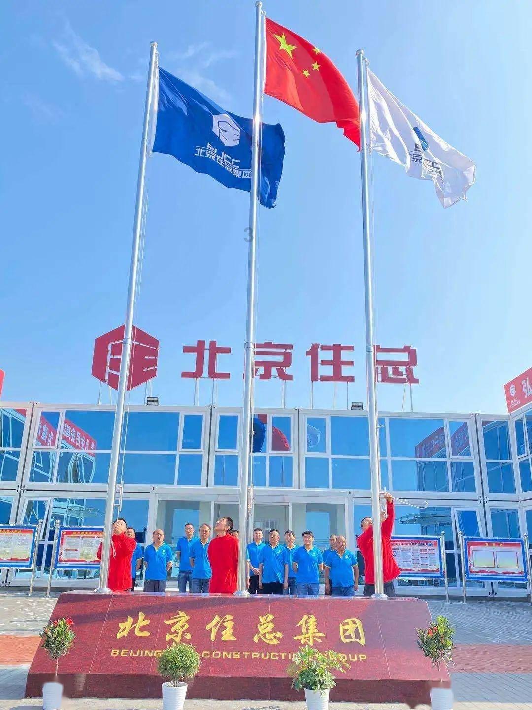 老人手抖是什么原因引起的怎么治？